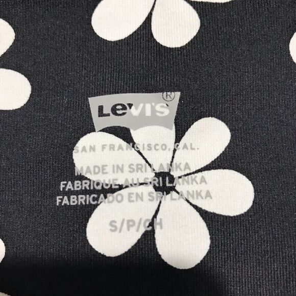 Levi’s High rise tights shorts￼ size S      A384 - Picture 6 of 6